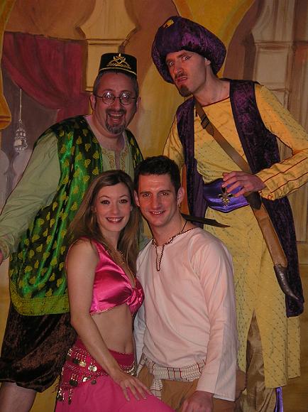 photo des comdiens du spectacle jeune public : Aladdin et le gnie de la lampe